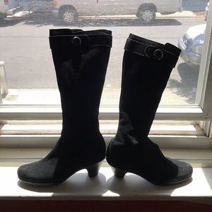 La Canadienne Suede Black Boots